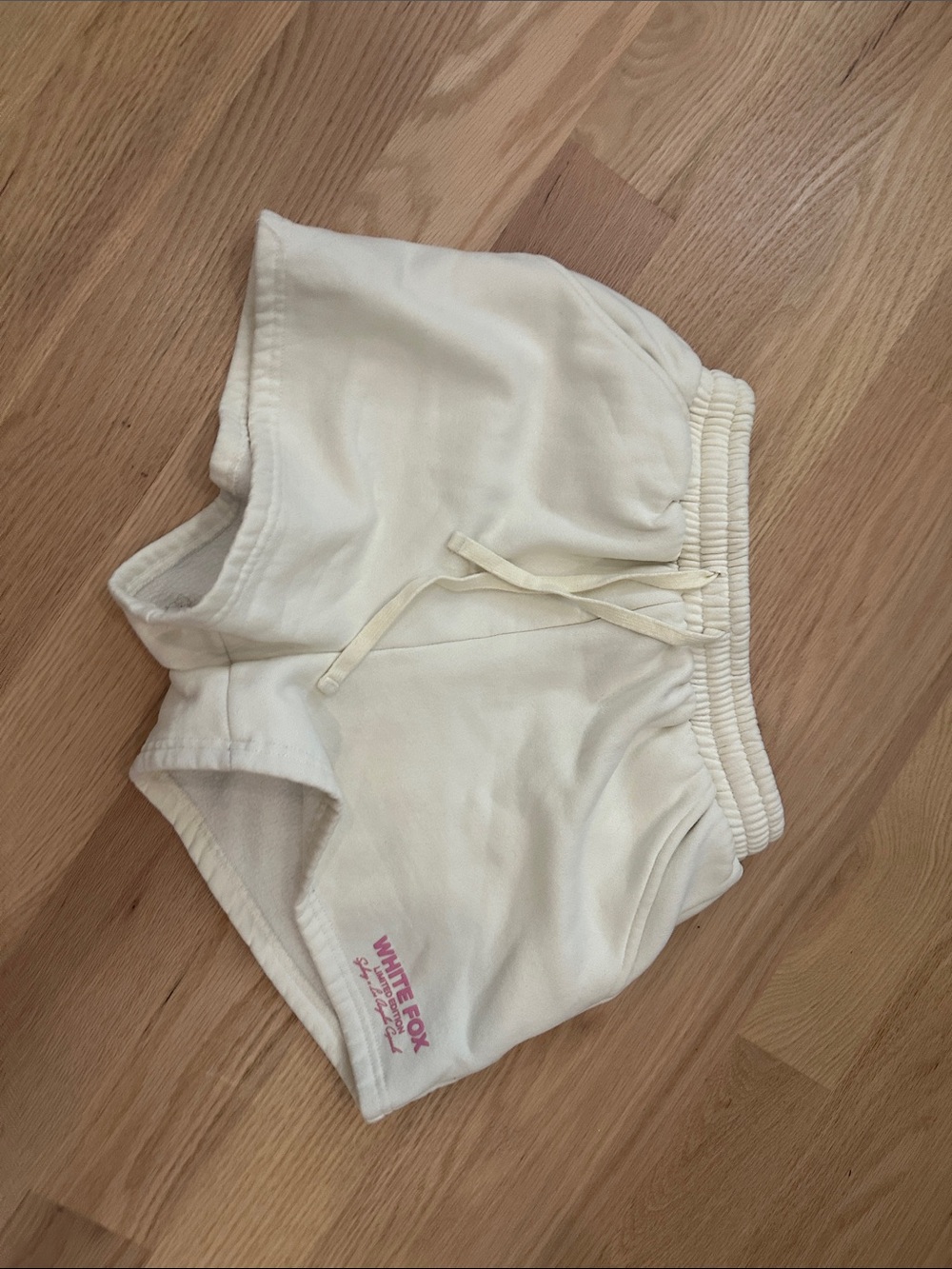 WHITE FOX limite edition women’s off white/ivory sweat shorts size small